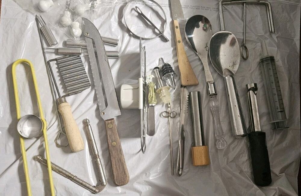Kitchen Tools Some Vintage Some Not. Not Sure What They All Are..NO RETURNS